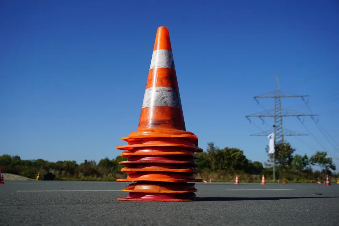 pylons-6698429_1280.jpg